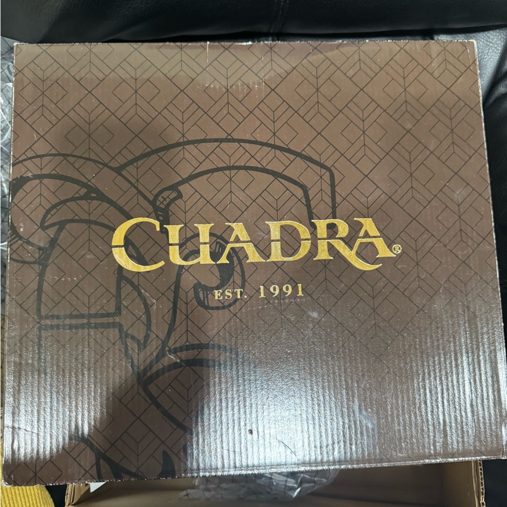 Cuadra Brown Box